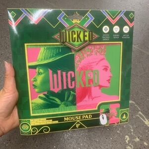 NWT:WICKEDLY BEAUTIFUL ELPHABA & GLINDA Pink & Green Plush Mouse Pad #1